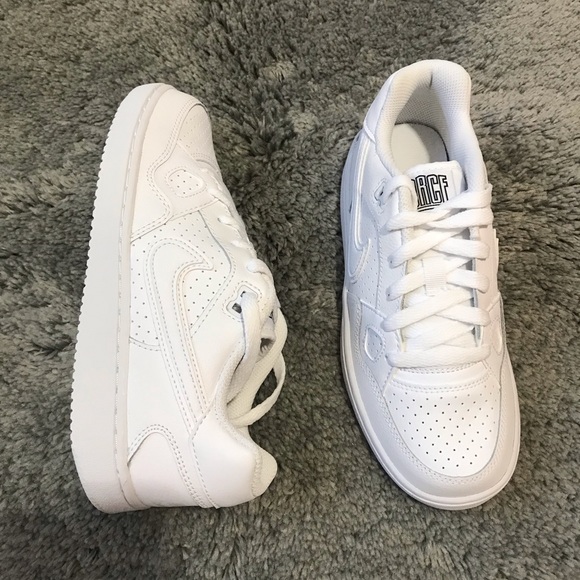 Nike Shoes - Picture 8 of 15